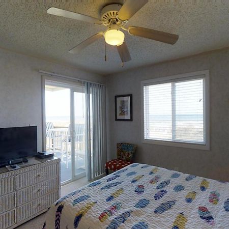 Beachmaster Unit 107 In Cherry Grove Is An Oceanfront Condo 默特尔比奇 外观 照片