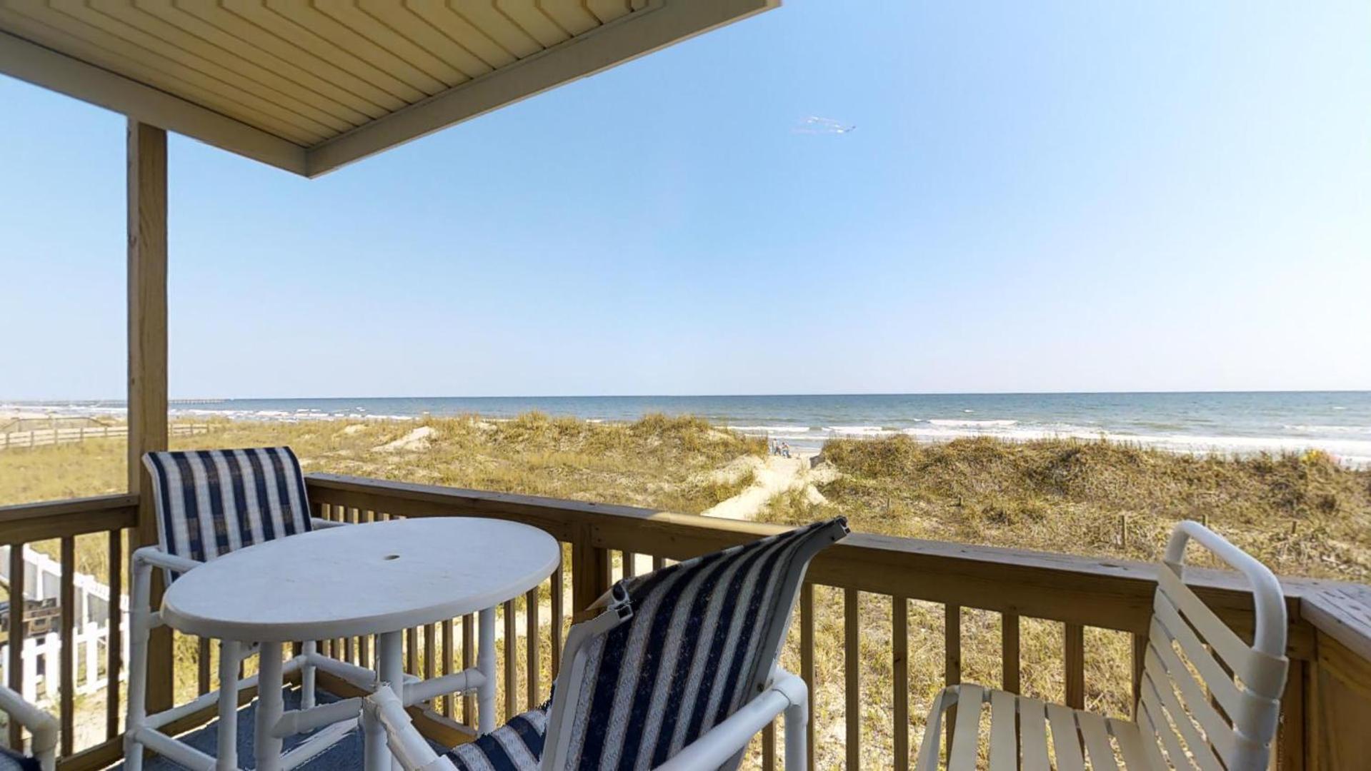 Beachmaster Unit 107 In Cherry Grove Is An Oceanfront Condo 默特尔比奇 外观 照片